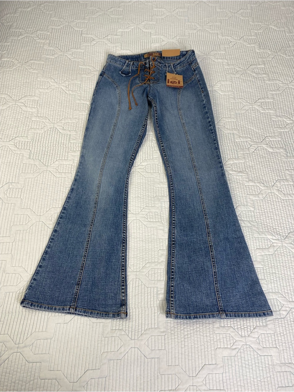Y2K L.e.i. Low Rise Medium Wash Flare Leg Blue Denim Jeans Junior Sz 3 Festival